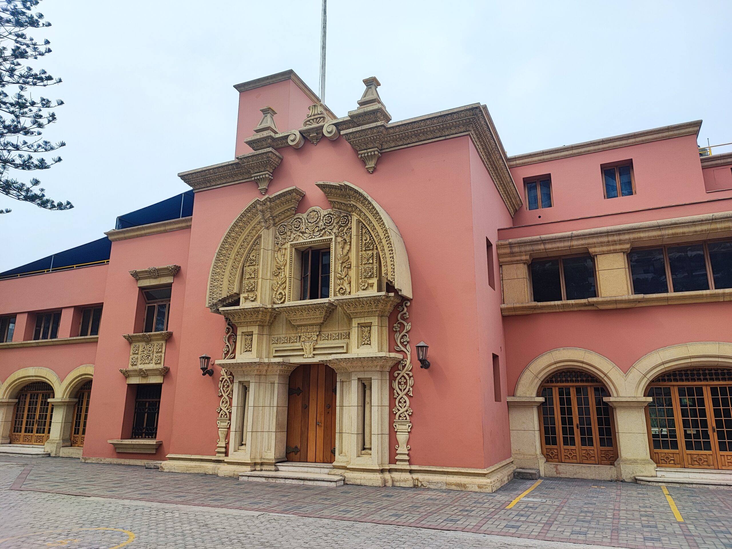 Fachada de Casa Prado, casona histórica en Miraflores