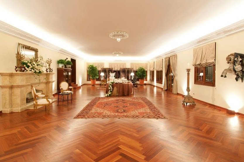 Vista panorámica de la amplitud del Salón Imperial en Casa Prado